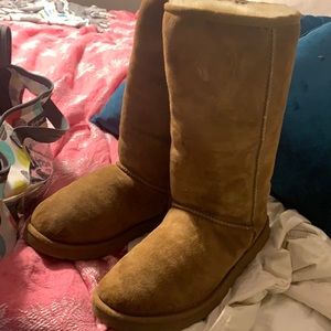 Brown women’s UGG boots